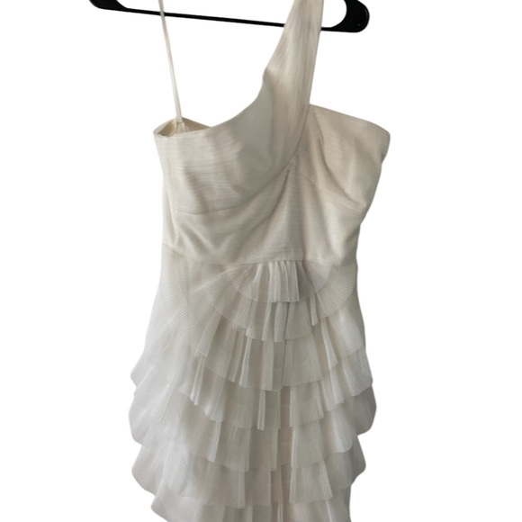 NEW BCBGMAXAZRIA GARDENIA ELLA PLEATED ONE SHOULDER DRESS size 6 - Picture 2 of 5